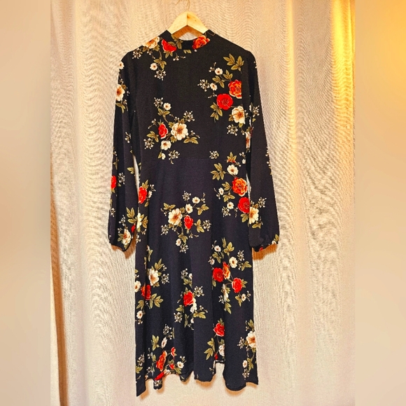 stella morgan Dresses & Skirts - STELLA MORGAN Rose Puff Sleeve Dress